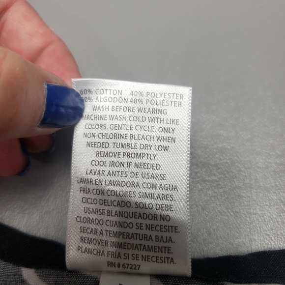 B scrubs black and white zebra print scrub top women's size medium - Picture 6 of 10